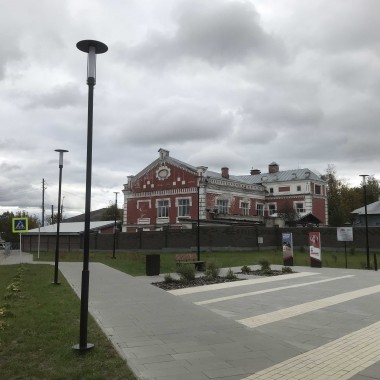 Мемориал «Воин и скорбящая Мать» в Покрове освещён опорами КЗМК